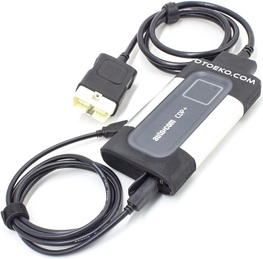 Autocom CDP+ 16-pin evrensel OBD2 bağlantı soketi ve araç fiş mekanizması.