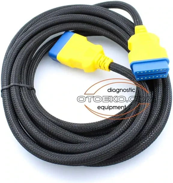 AUTOOL OBD2 Uzatma Kablo 5 Metre kablonun araç soketine takılı hali